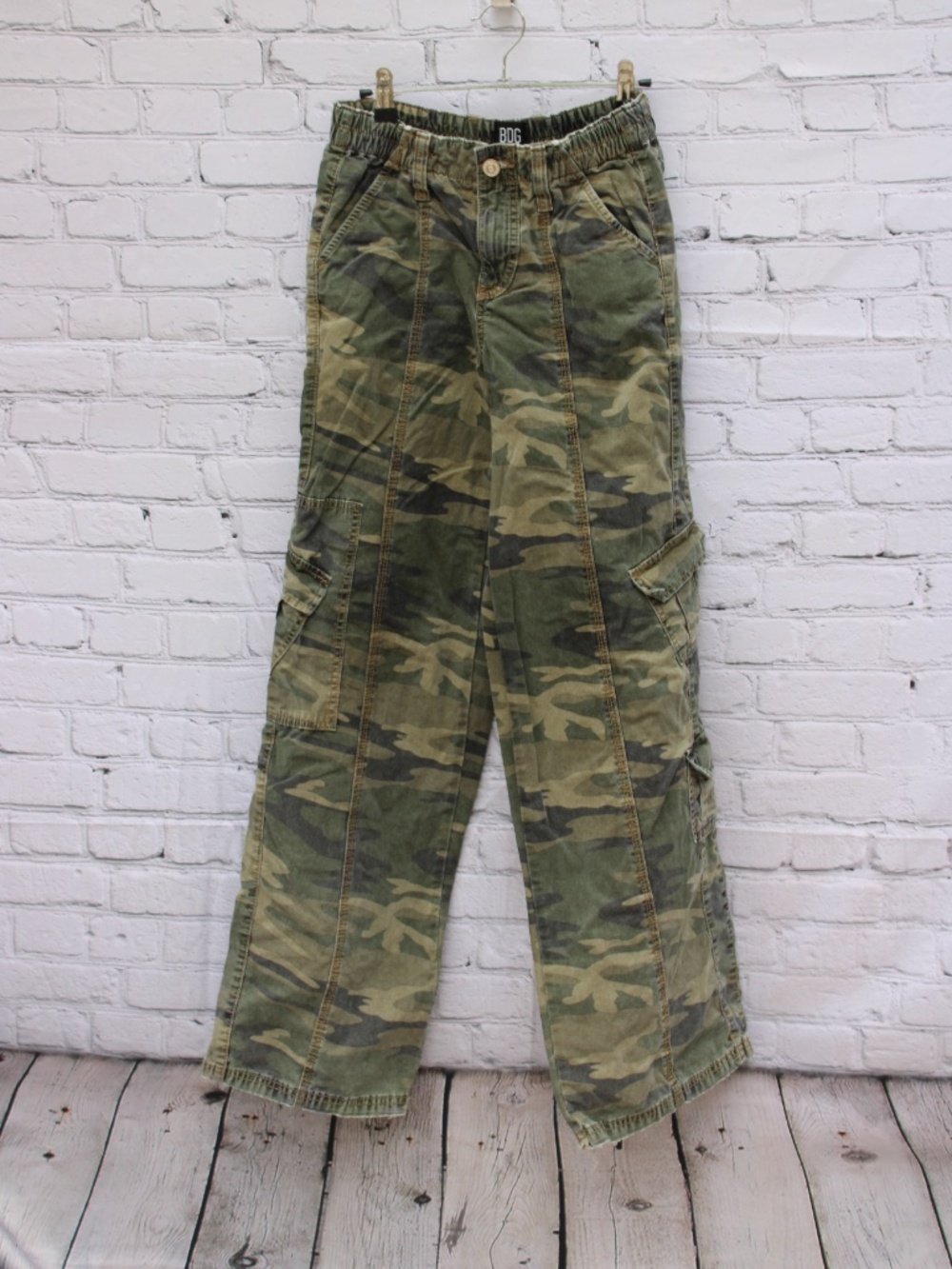 BDG Urban Outfitters Y2K Camo Cargo Pants XS